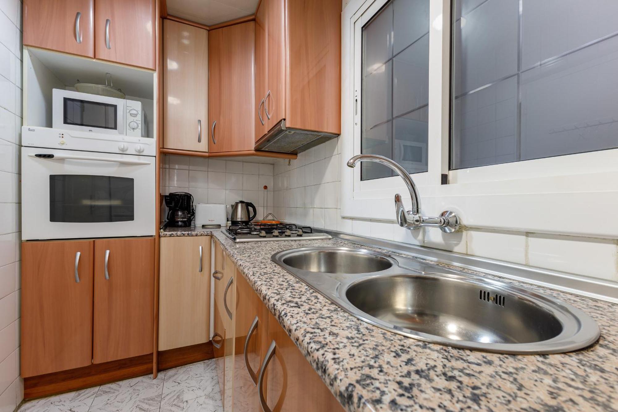 Besos - Bright Apartment Close To Congress & Port Sant Adria de Besos Exterior photo