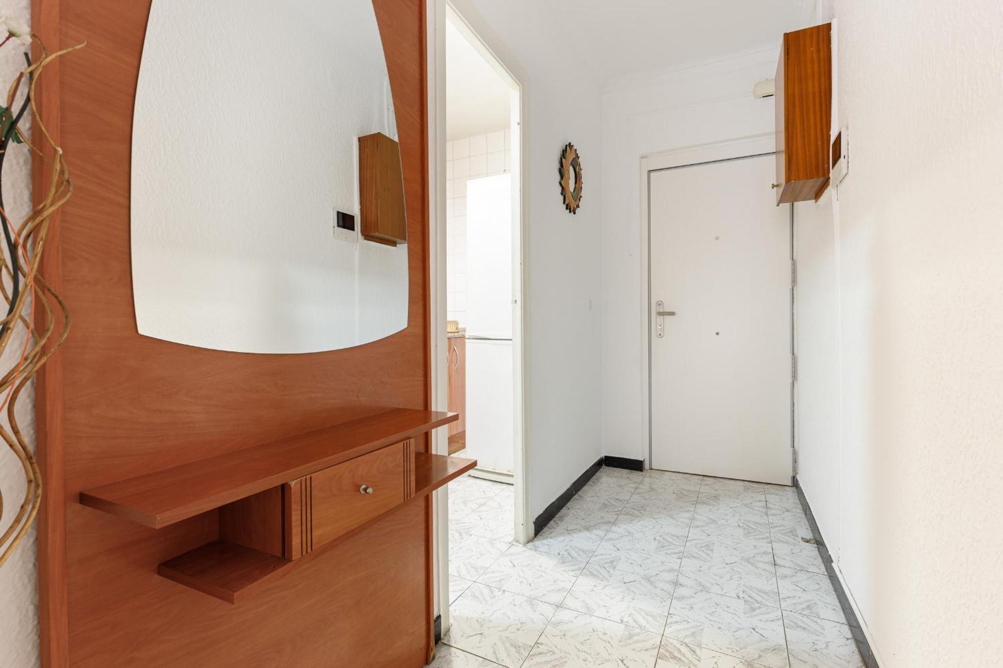 Besos - Bright Apartment Close To Congress & Port Sant Adria de Besos Exterior photo