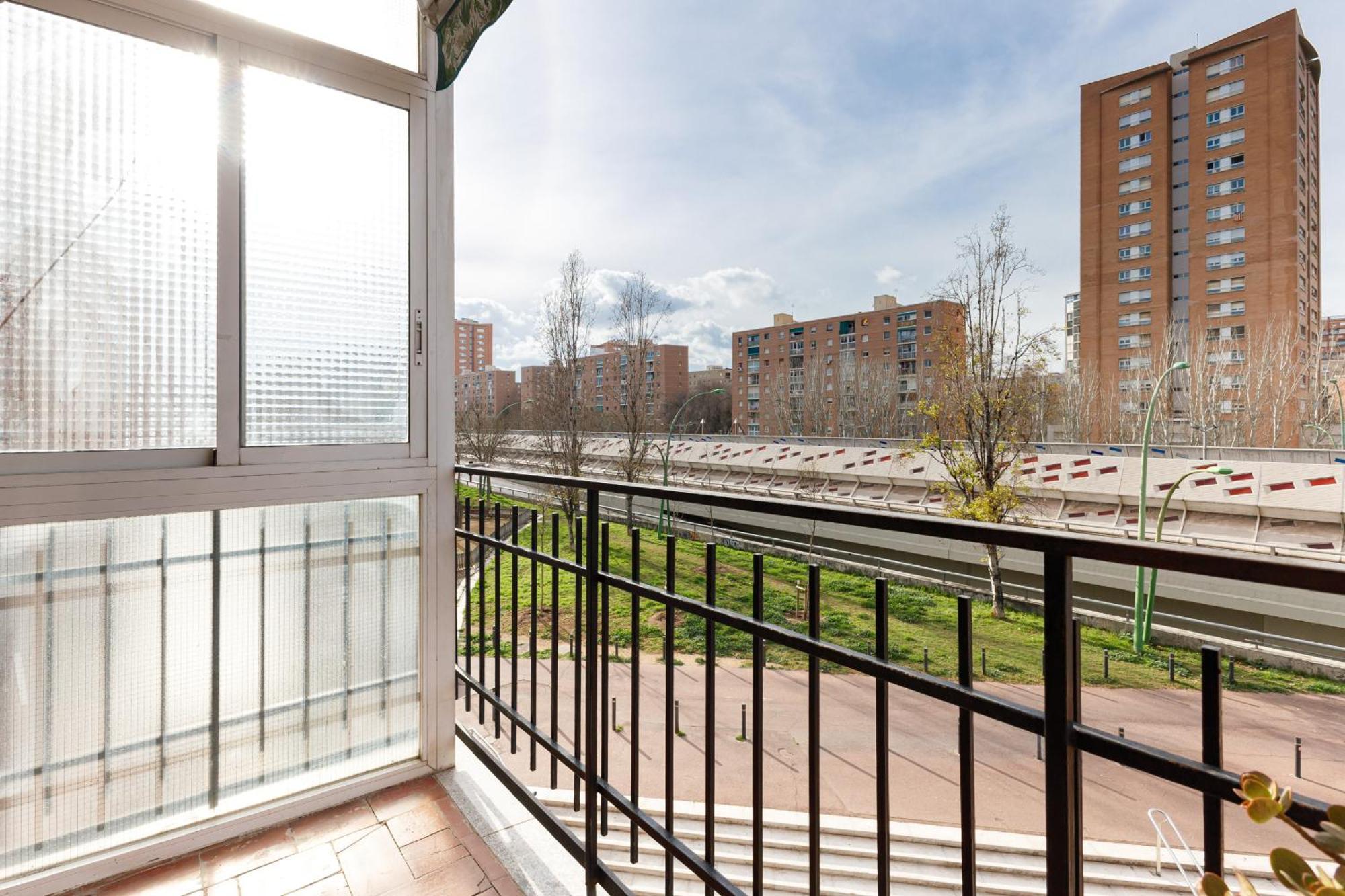 Besos - Bright Apartment Close To Congress & Port Sant Adria de Besos Exterior photo