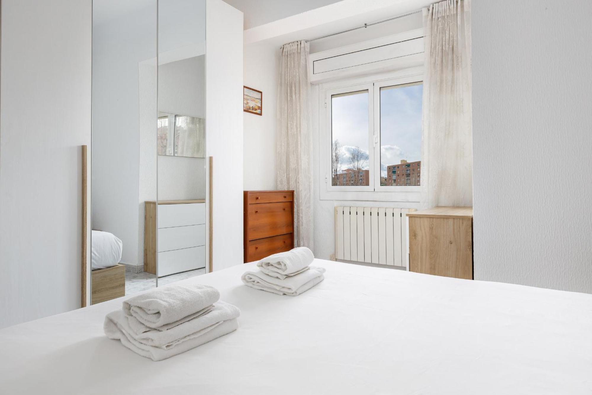 Besos - Bright Apartment Close To Congress & Port Sant Adria de Besos Exterior photo