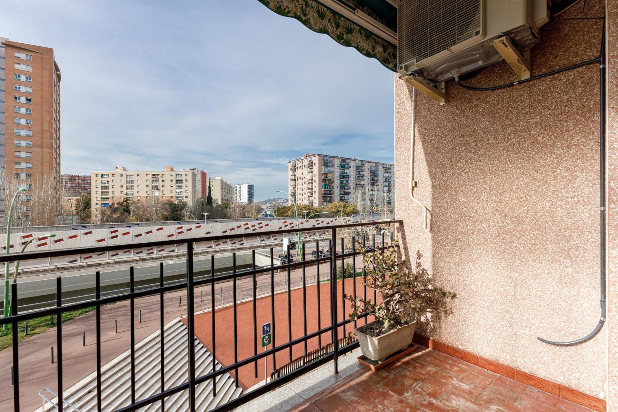 Besos - Bright Apartment Close To Congress & Port Sant Adria de Besos Exterior photo